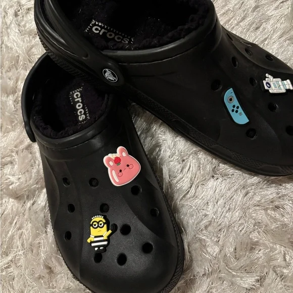 Make offer! NWOT CROCS Black Slippers Colorful Charms heel straps Men 9 Woman 11 - Picture 2 of 16